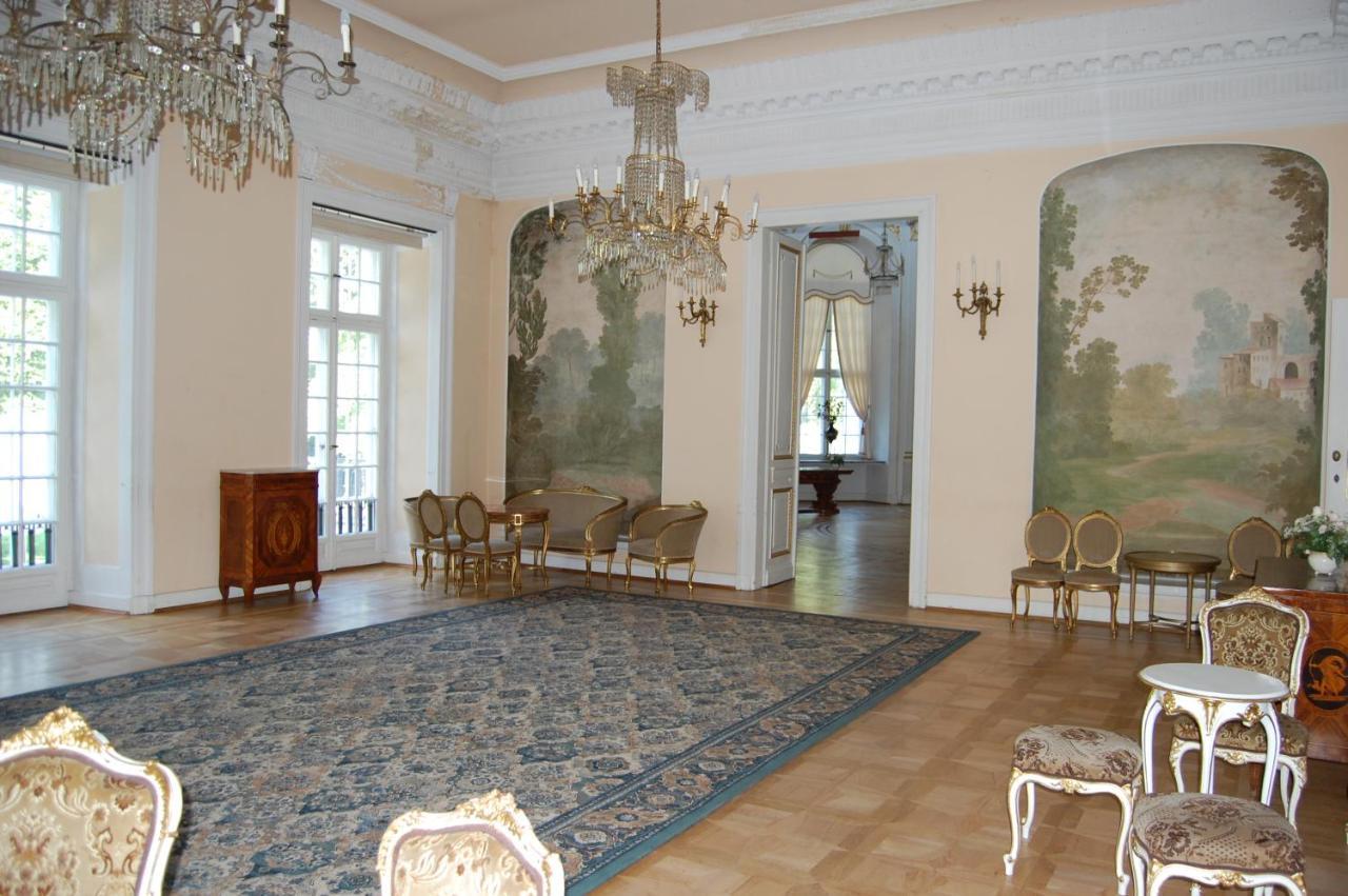 Hotel Butikowy Palac Jablonna エクステリア 写真