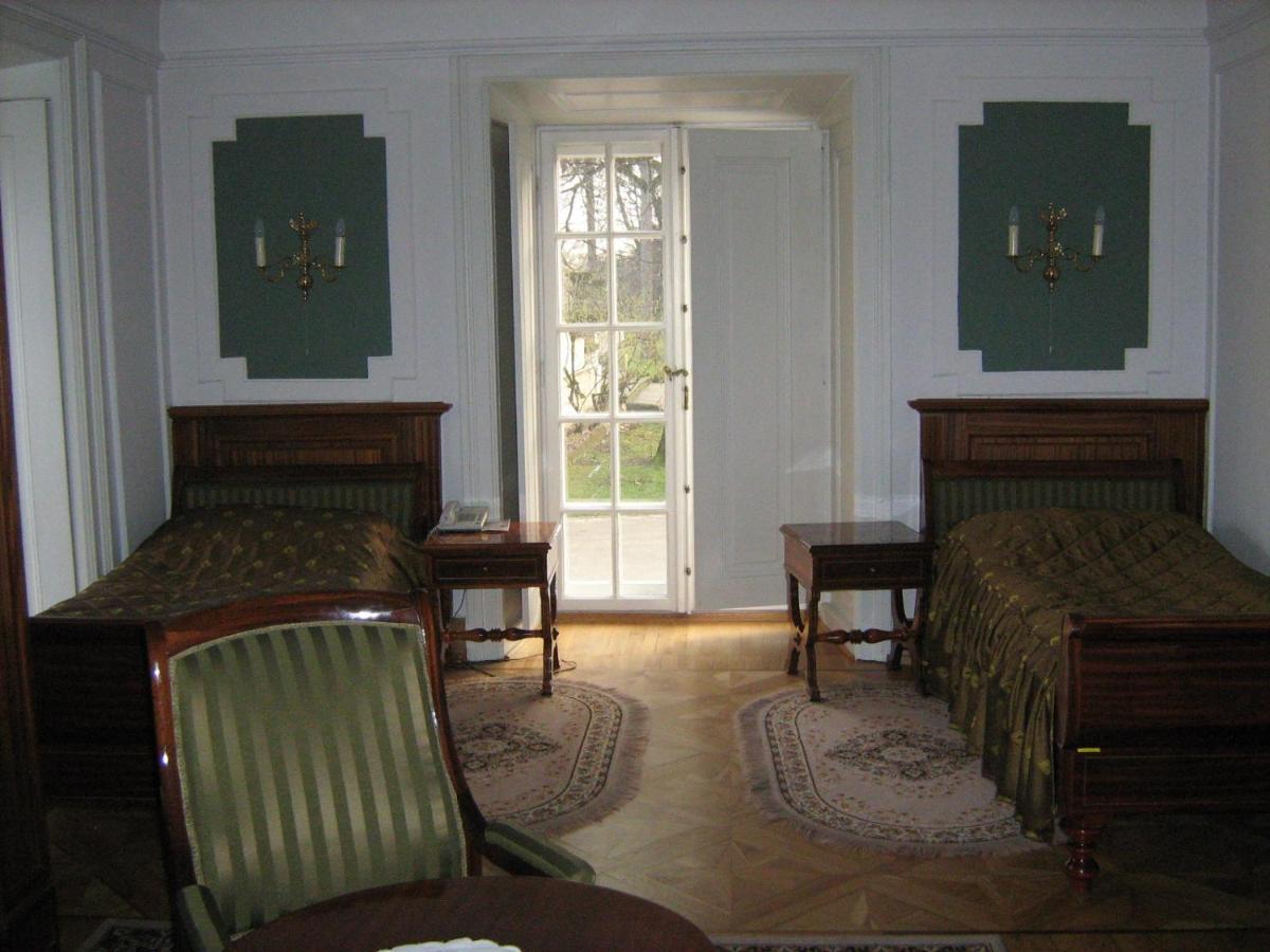 Hotel Butikowy Palac Jablonna エクステリア 写真